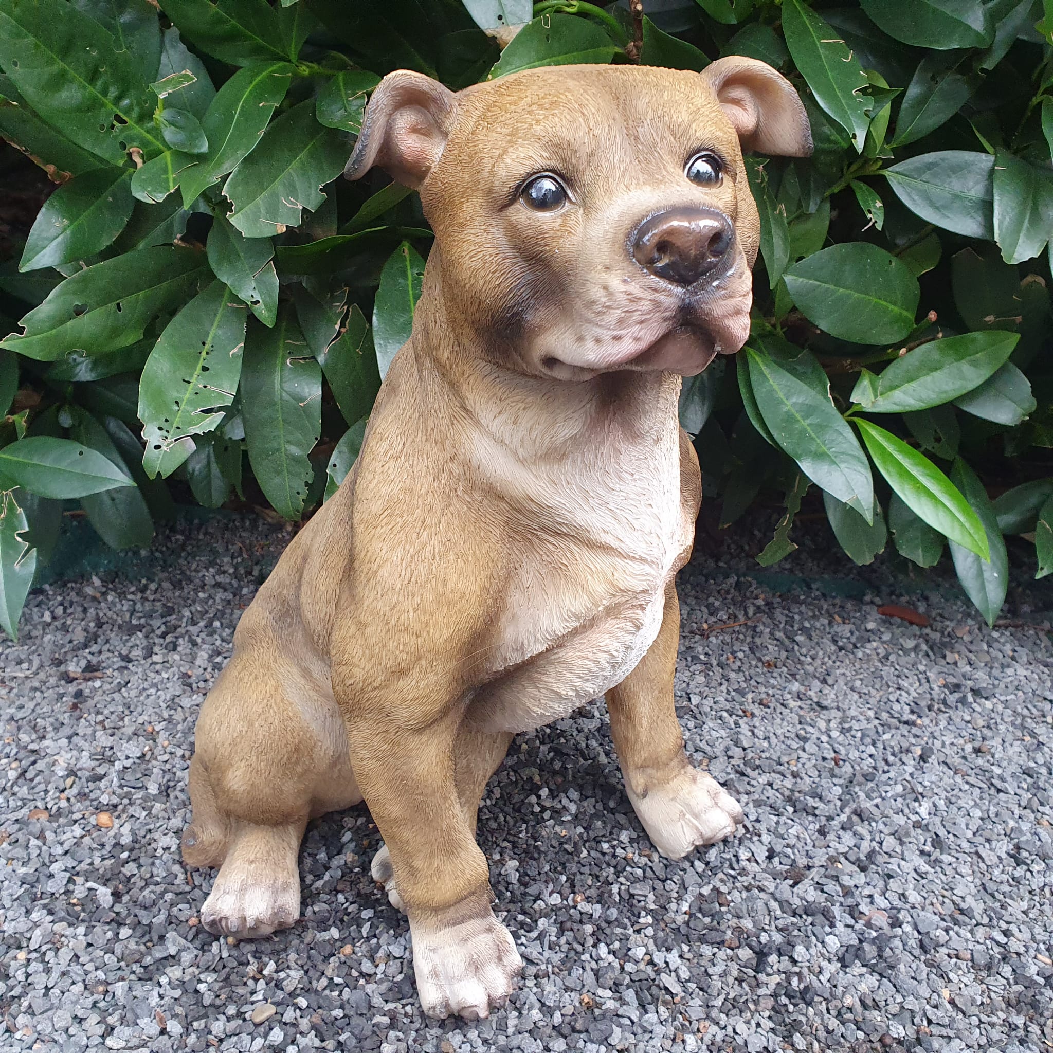 Gartenfigur sitzende Bullterrier Hunde Figur 33 cm