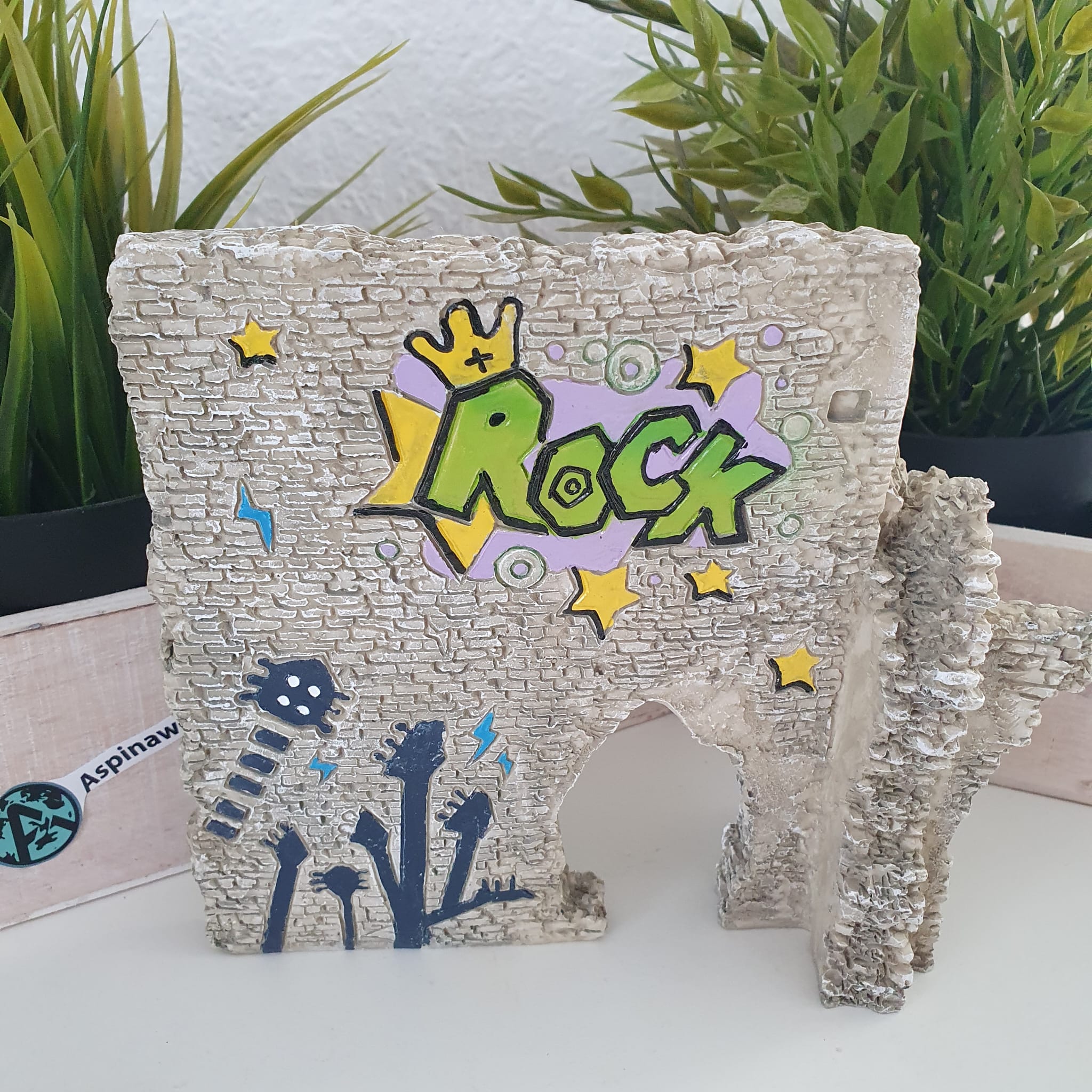 Graffiti Mauer Figur mit Durchbruch 15 cm