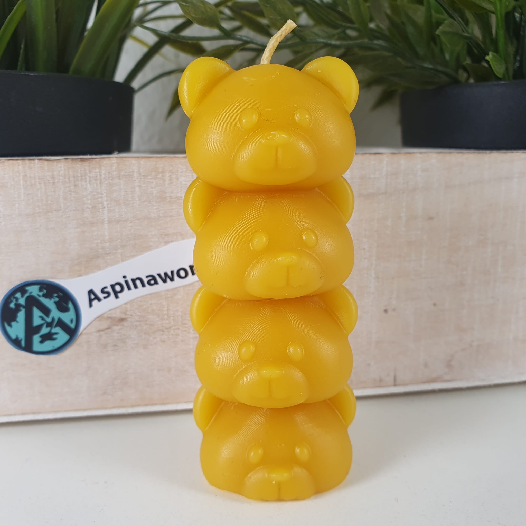 Bienenwachskerze vier Bären aufeinander 9 cm