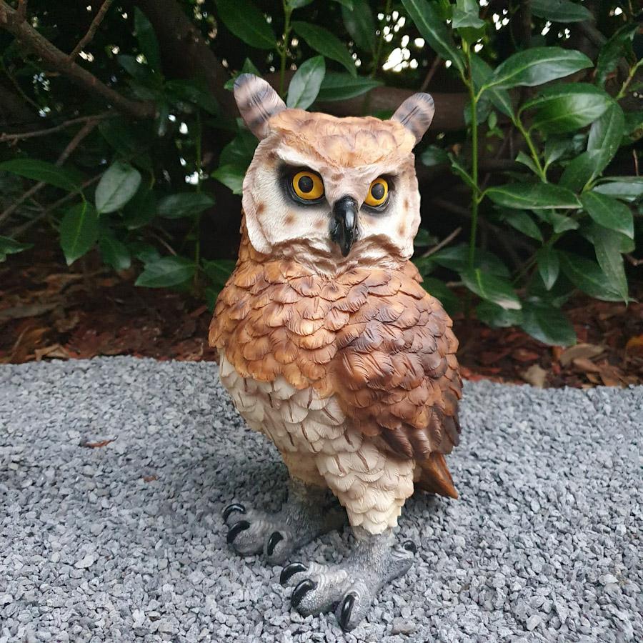 Gartenfigur braune Eulen Figur steht 30 cm
