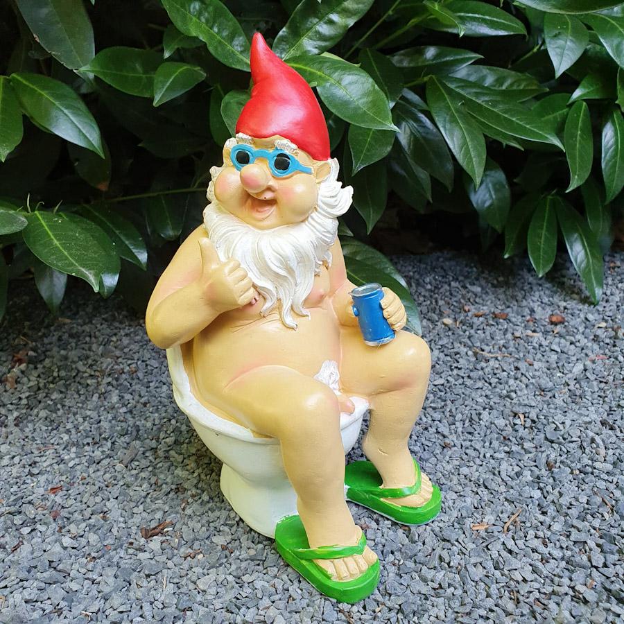 Gartenfigur Gartenzwerg sitzt auf der Toilette 26 cm