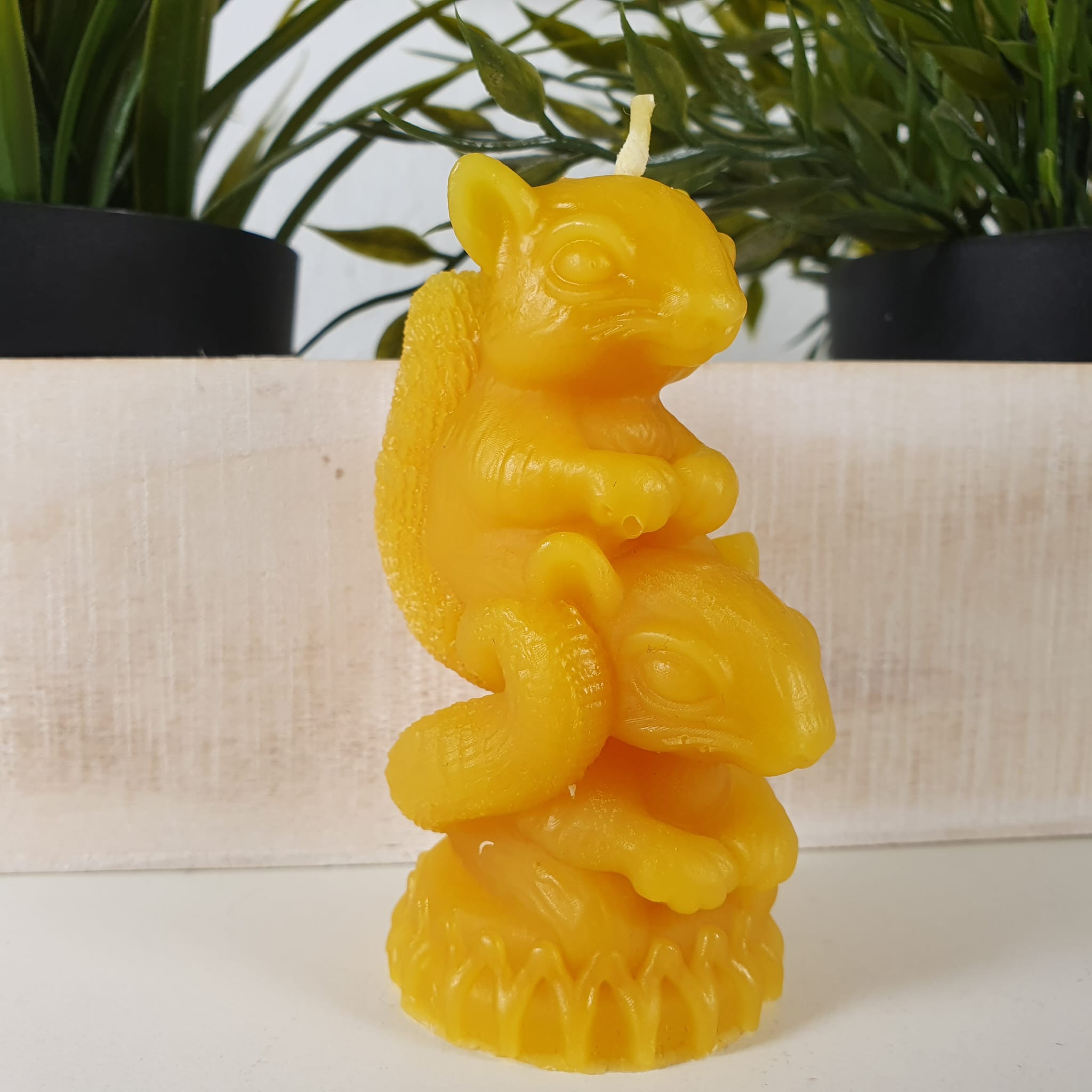 Bienenwachskerze Eichhörnchen Kerze 9 cm
