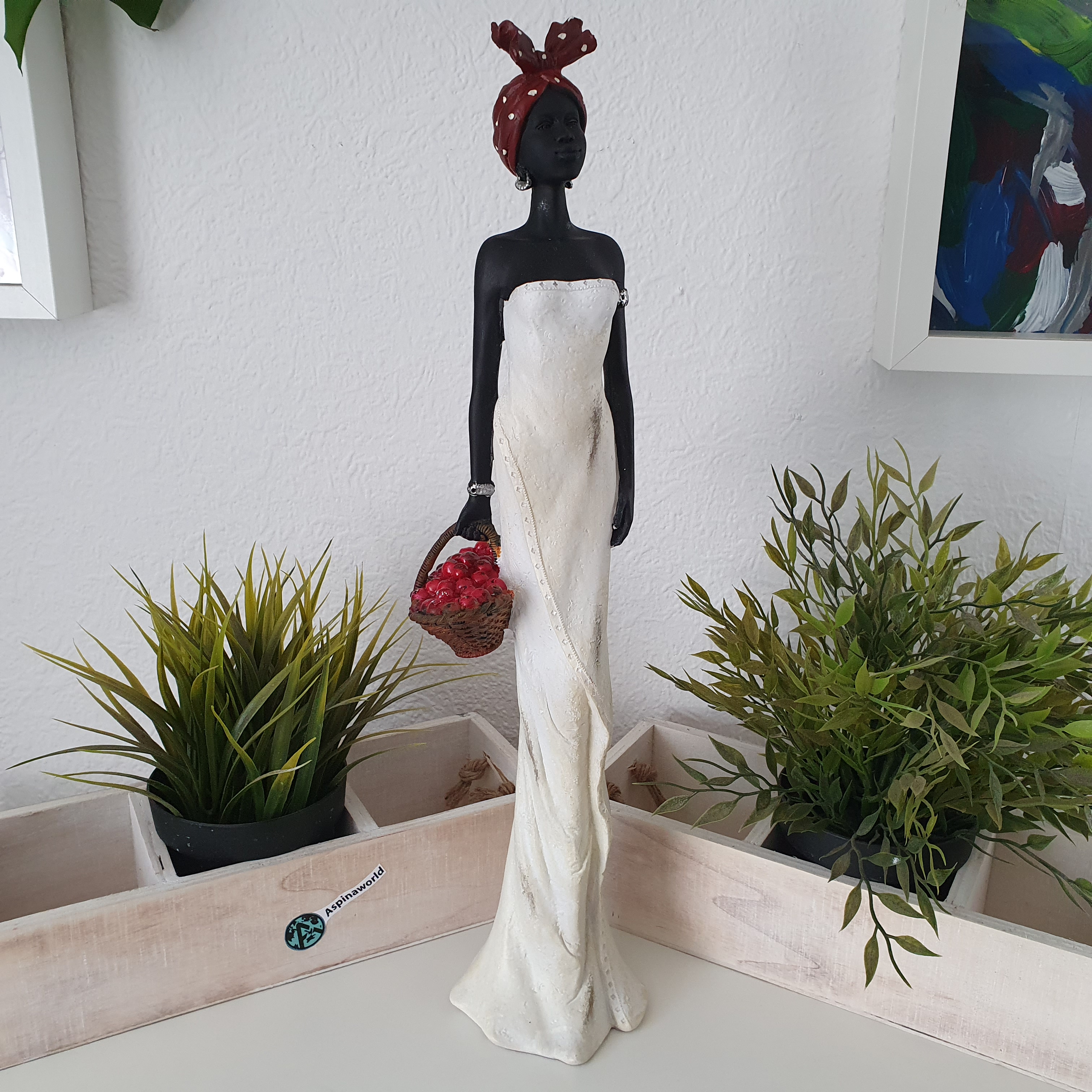 Afrikanische Dekofigur Frau mit Obstkorb im 44 cm weiß