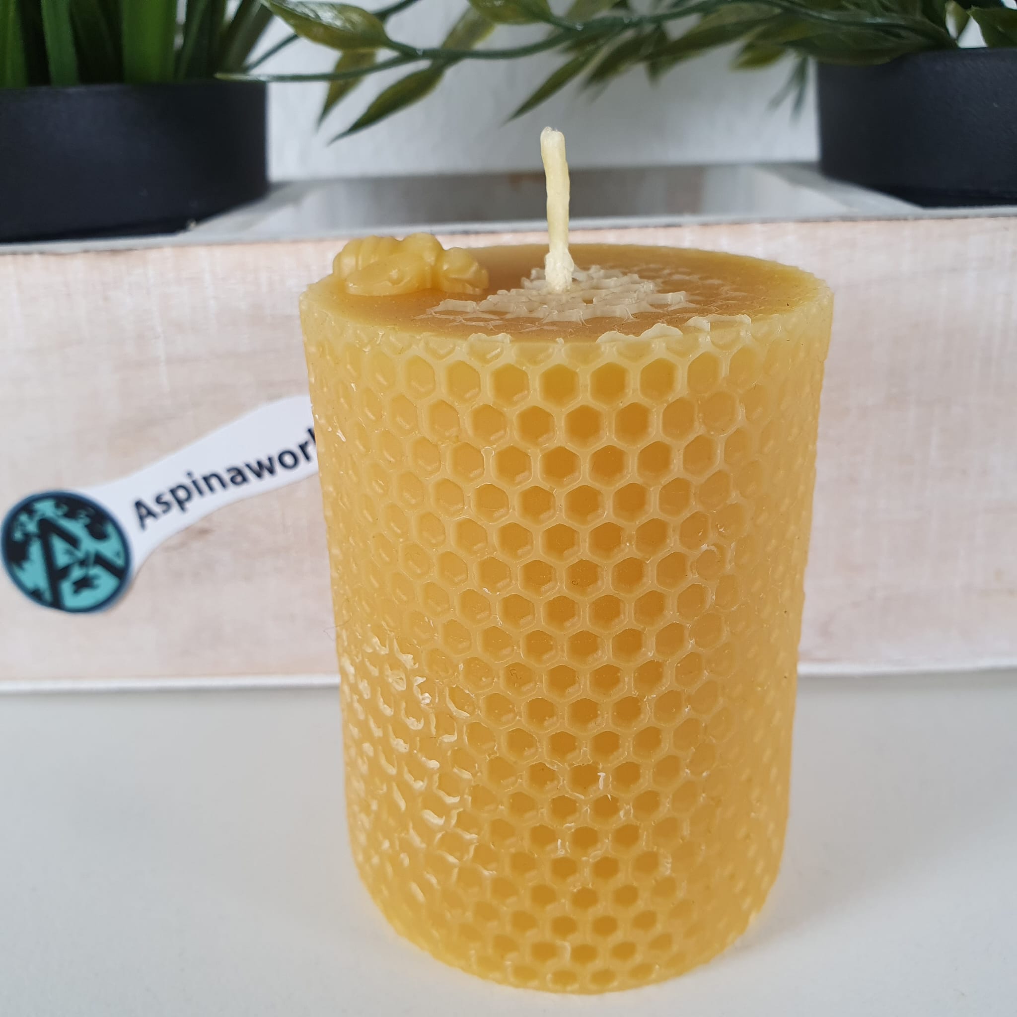 Bienenwachskerze Wabenkerze Muster rund 7 cm