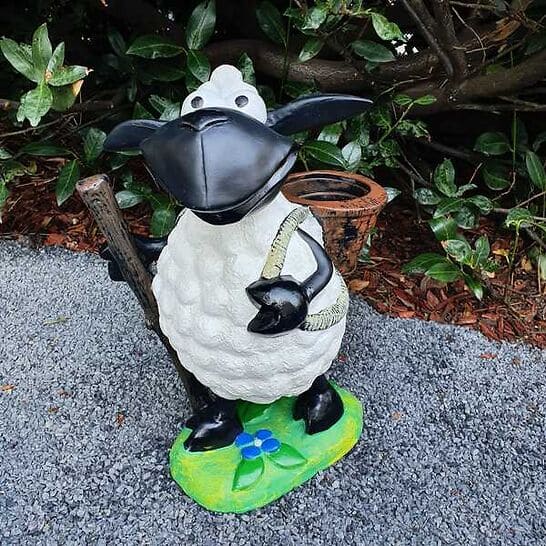 Gartenfigur Schaf Molly Figur mit Korb zum bepflanzen 46 cm