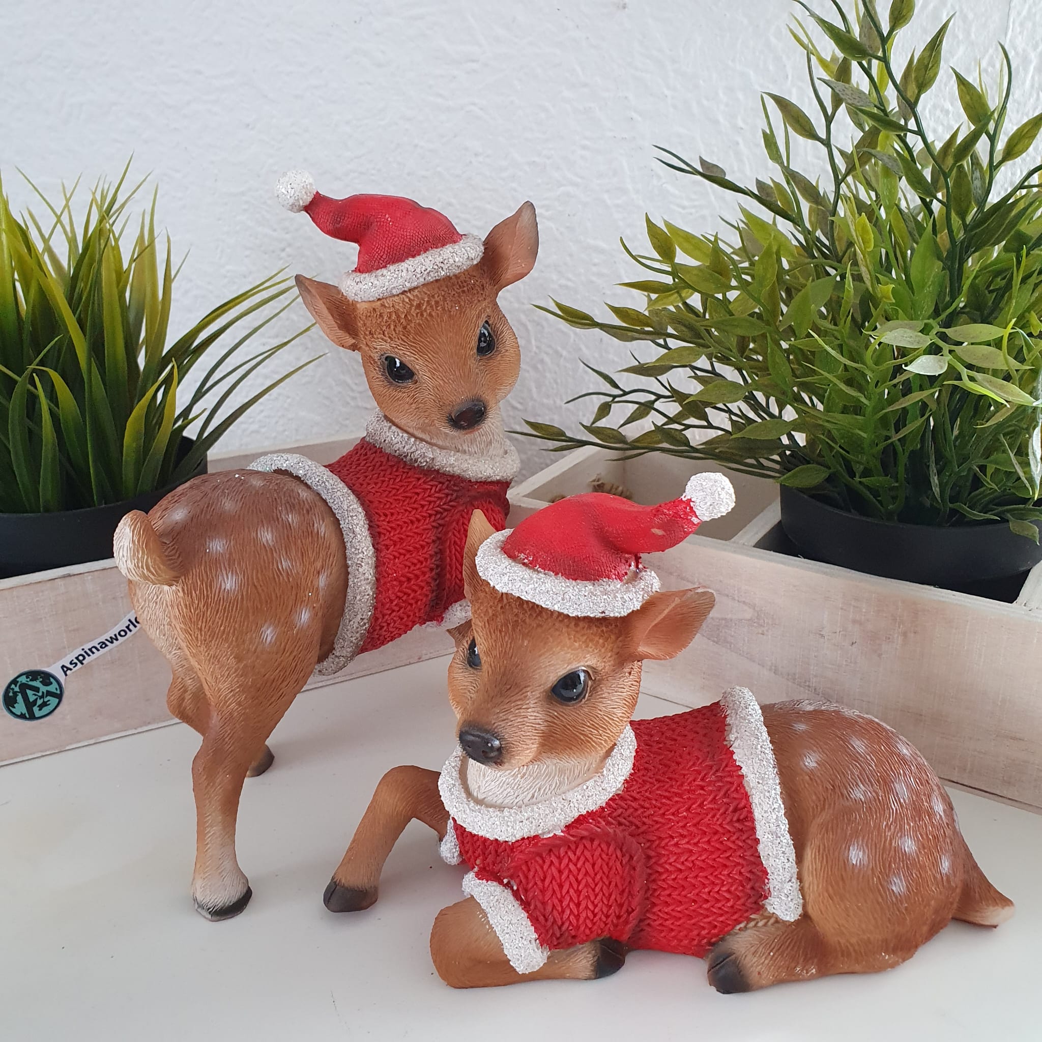 Weihnachtsdeko Reh Figur mit Mütze und Pulli 2er Set 21 cm