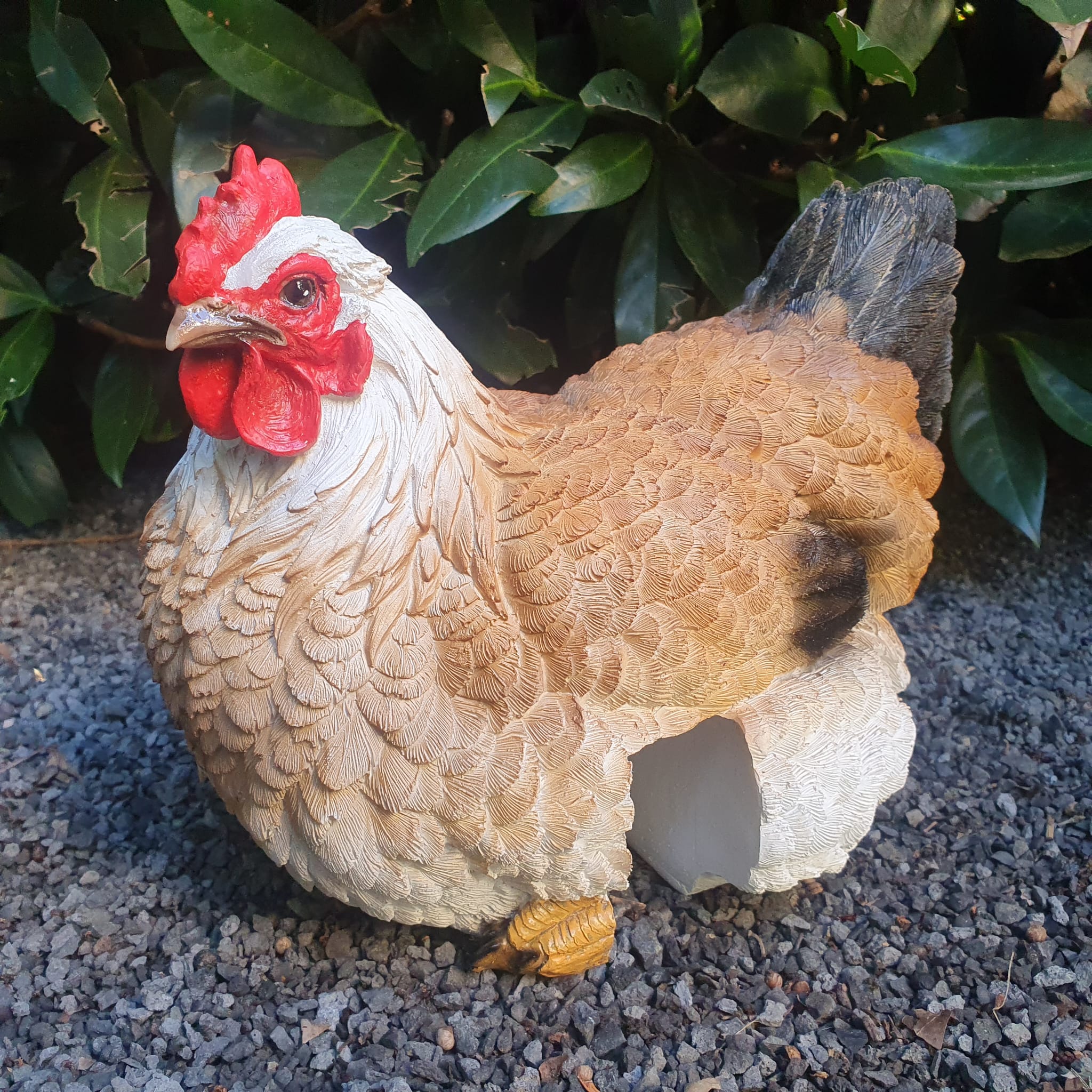 Gartenfigur braune Huhn Figur für den Zaun 20 cm