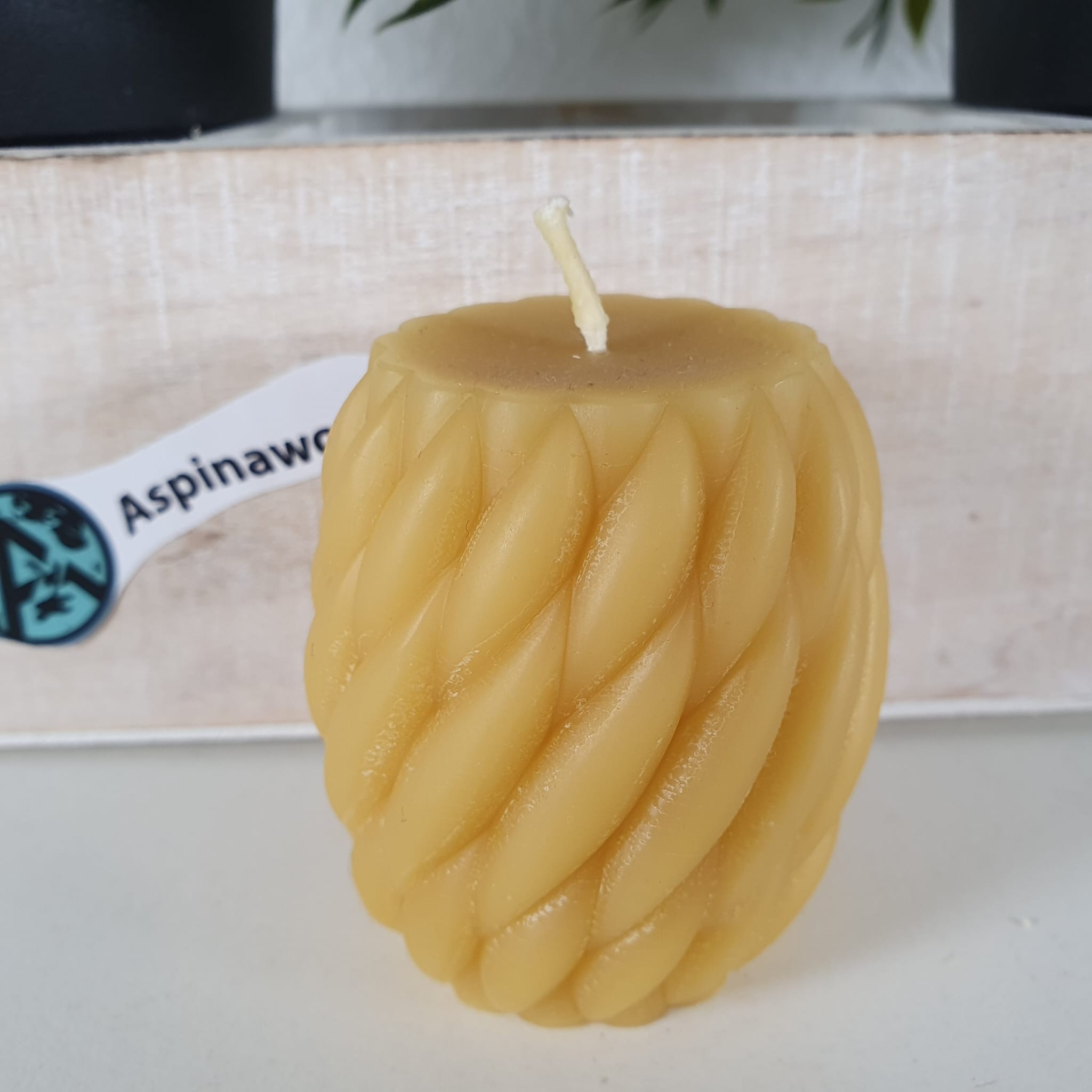 Bienenwachskerze Runde Kerze mit Muster 7 cm