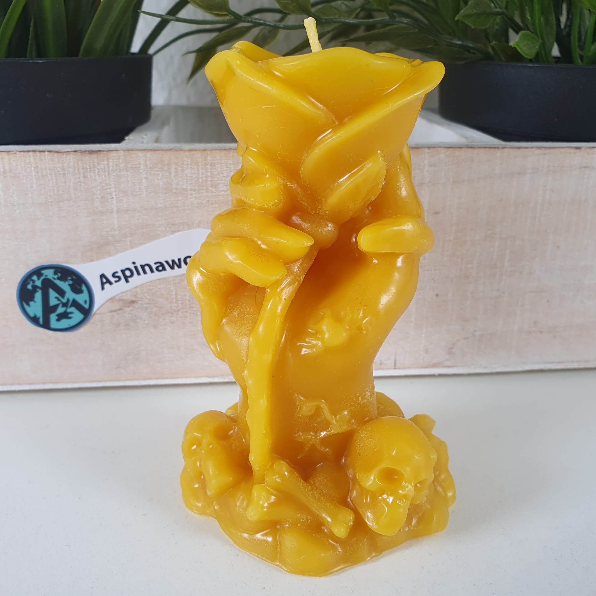 Bienenwachskerze Rosen Kerze in Hand 9 cm