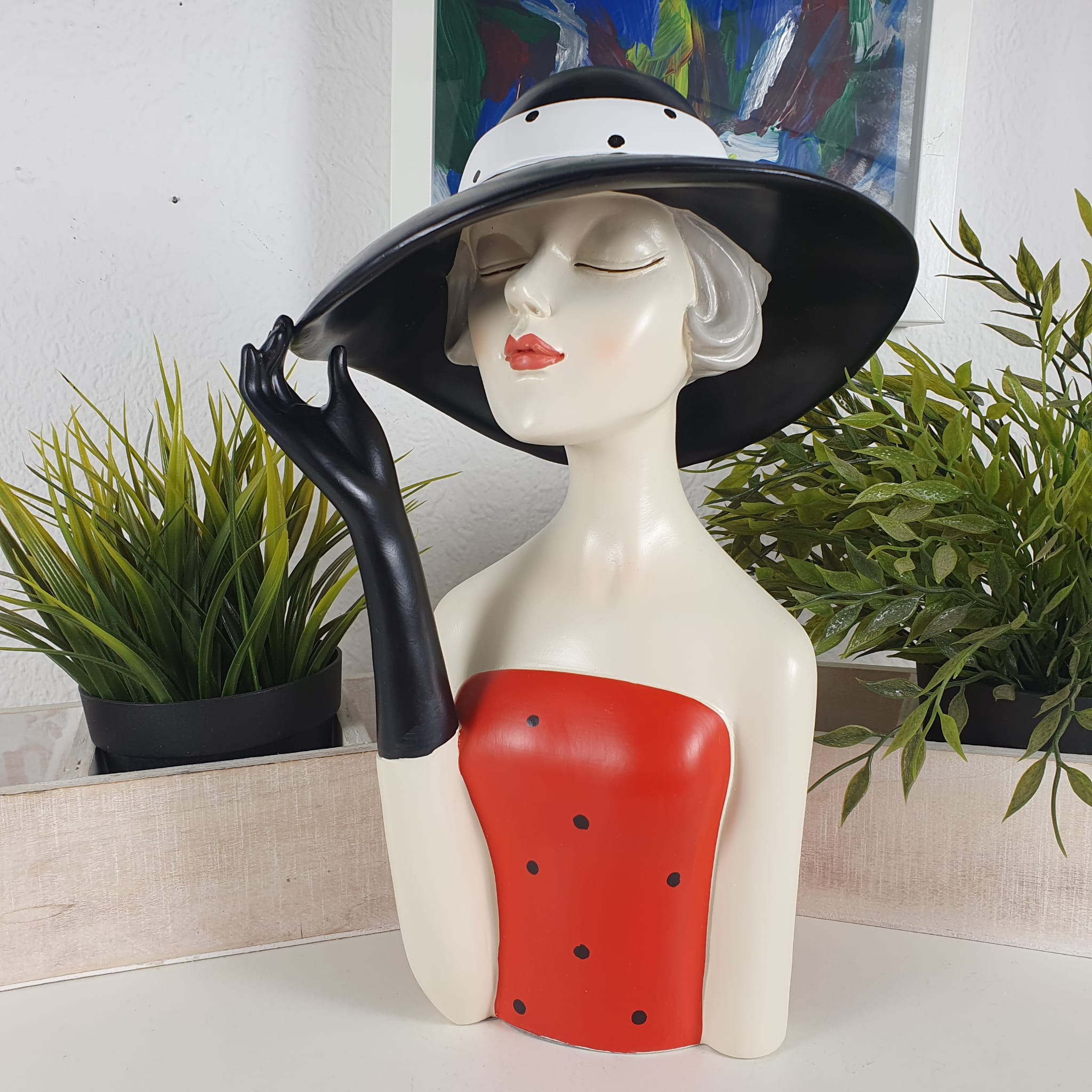 Deko Frauenbüste mit schwarzen Hut 30 cm